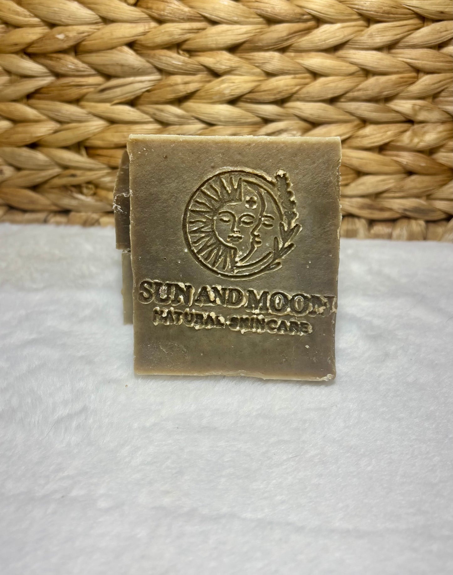 Lunar Lather Cooling Mint Shampoo Bar